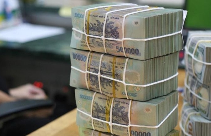 Cầu tín dụng tăng mạnh, loạt ngân hàng nâng lãi suất tiền gửi