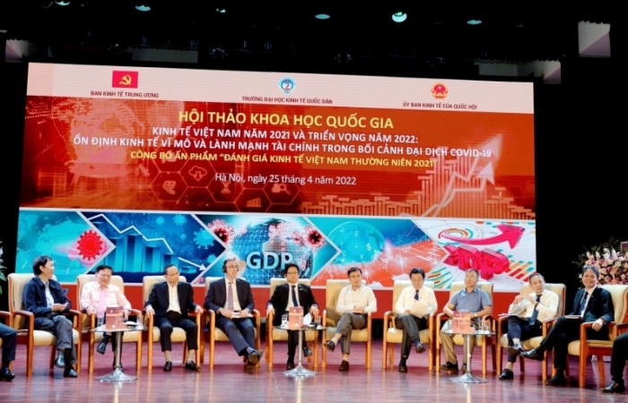 Khó khăn của nền kinh tế liệu có thể “lây nhiễm” sang khu vực tài chính?