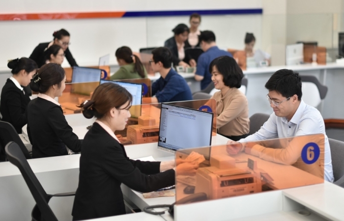Yêu cầu tổ chức tín dụng cung cấp thông tin, phối hợp với cơ quan Thuế