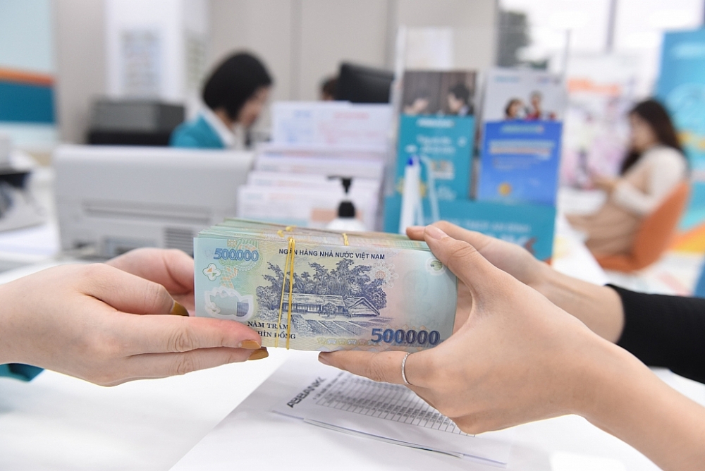 NHNN cho phép các ngân hàng kéo dài thời gian cơ cấu nợ thêm 6 tháng so với quy định cũ. Ảnh: Internet
