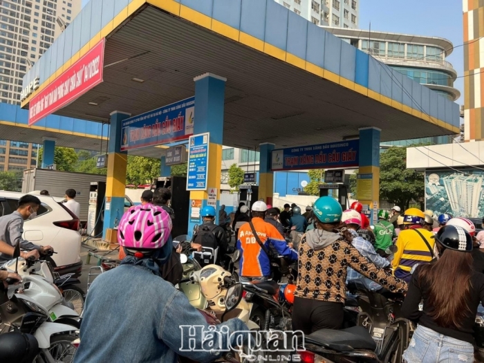 Xem xét sắp xếp lại hệ thống doanh nghiệp đầu mối kinh doanh xăng dầu
