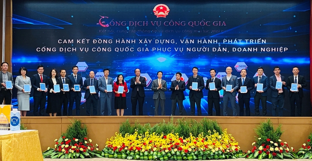 NAPAS và một số ngân hàng, trung gian thanh toán ký cam kết đồng hành, xây dựng, phát triển Cổng DVCQG.