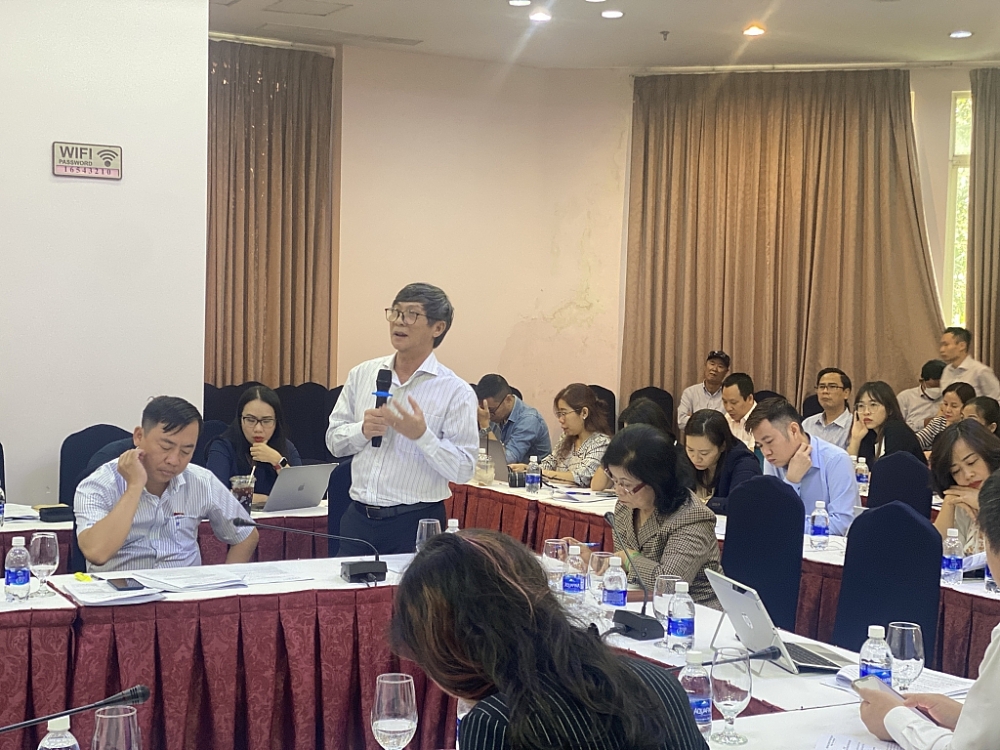 Đại diện doanh nghiệp nêu ý kiến góp ý tại hội thảo. Ảnh: T.D