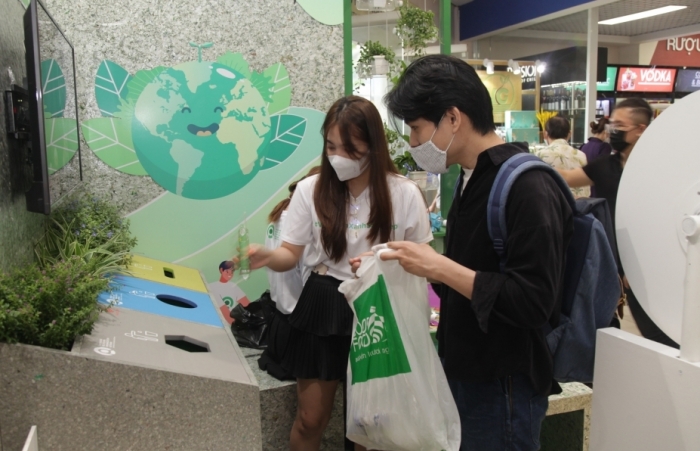 TPHCM vận động người dân phân loại bao bì tái chế
