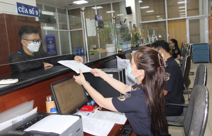 Trường hợp nào thuộc đối tượng miễn thu phí hải quan?