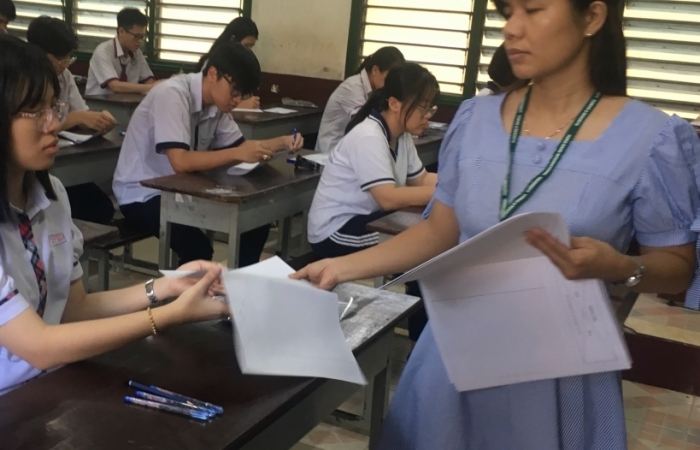 TPHCM mỗi phòng thi tốt nghiệp THPT bố trí tối thiểu 10 dụng cụ do thân nhiệt