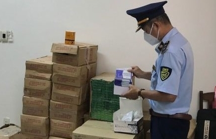 Long An: Phát hiện nhiều bộ kist test Covid-19 nghi nhập lậu