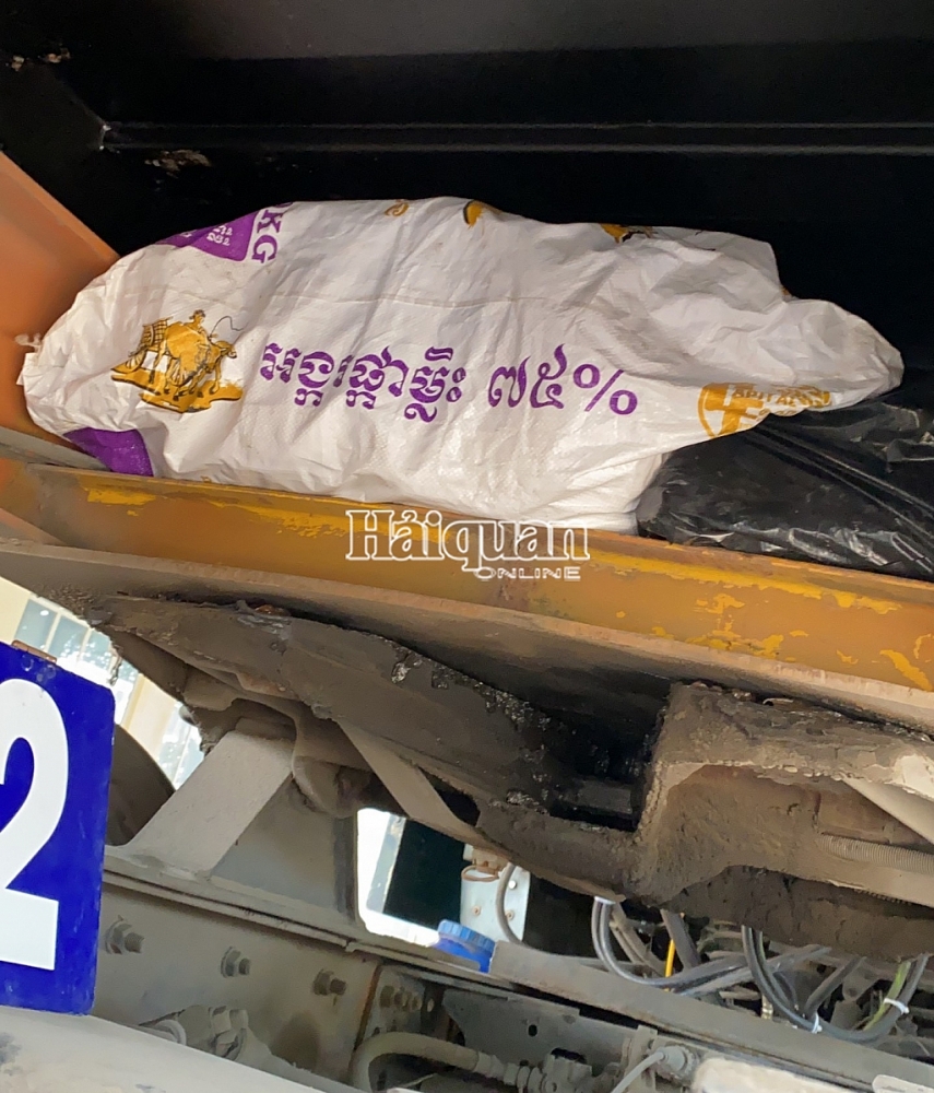 Phát hiện thu giữ 11kg pháo nhập lậu qua biên giới