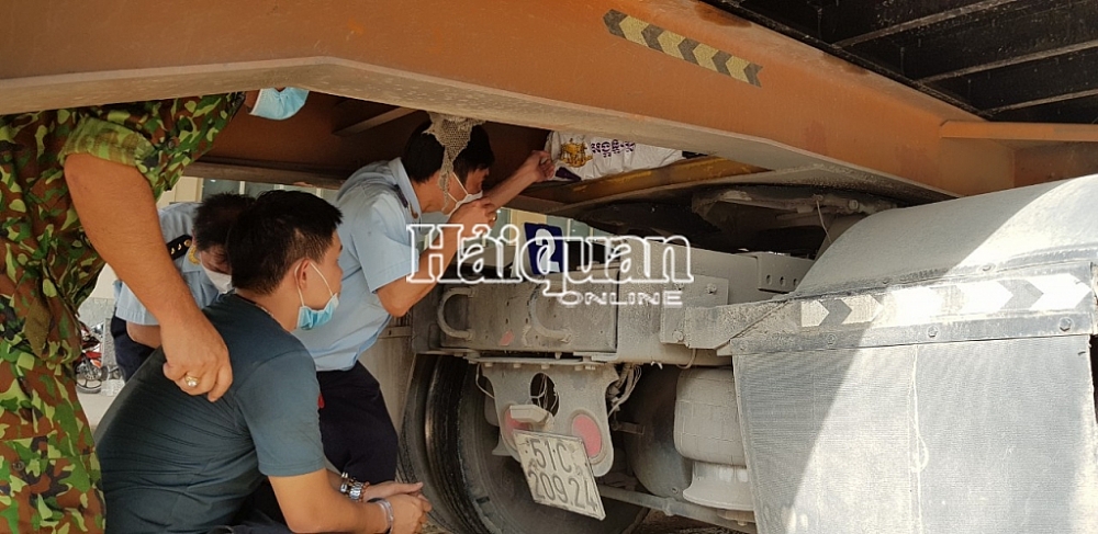 Phát hiện thu giữ 11kg pháo nhập lậu qua biên giới