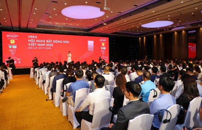 Các bên tham gia vào thị trường bất động sản đang giữ tâm thế "nghe ngóng"