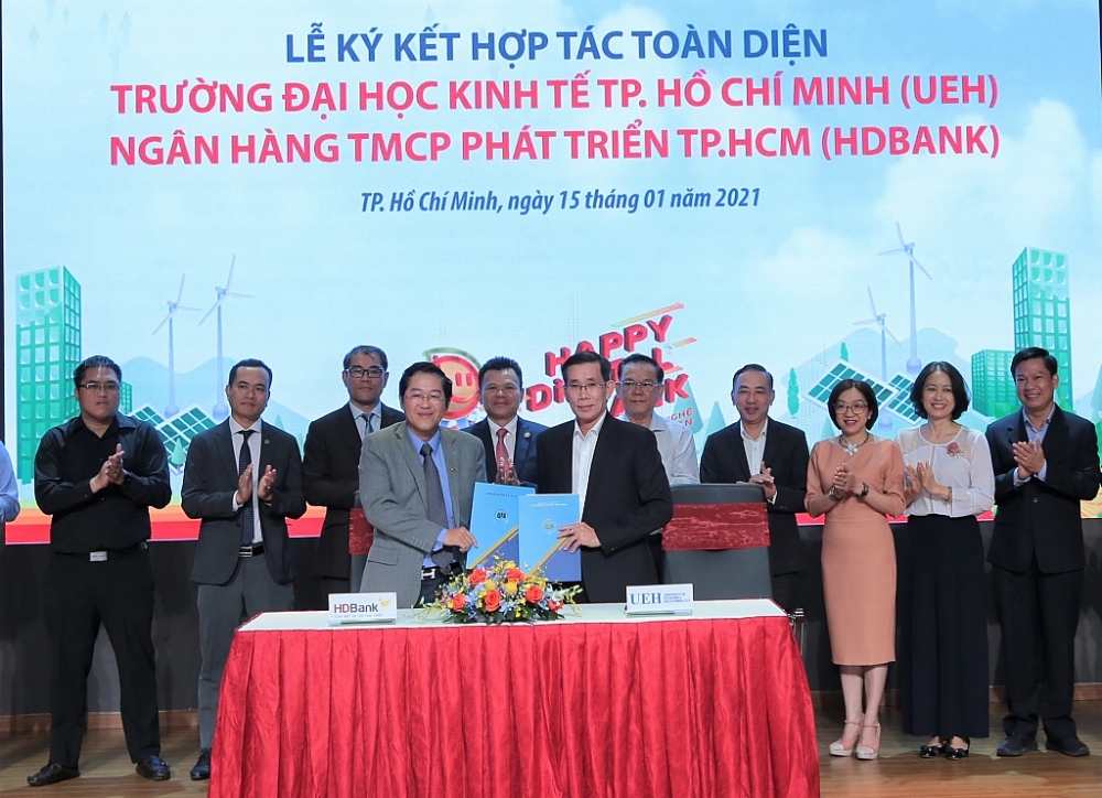 Lễ ký kết giữa HDBank với Đại học Kinh tế TPHCM