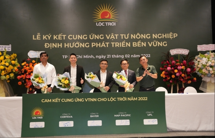 Truy xuất nguồn gốc nông dược, tiến tới giảm 1 triệu lít hóa chất đổ xuống đồng ruộng mỗi năm