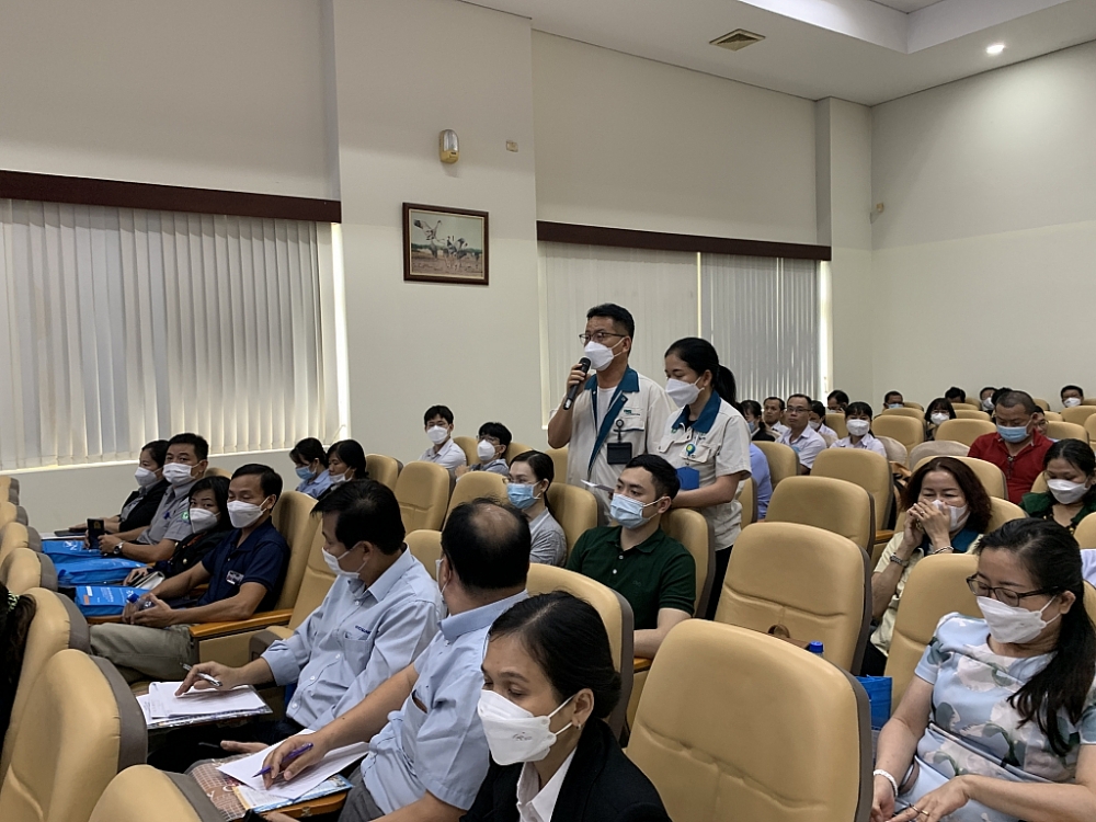 Đại diện Công ty Taekwang Vina nêu ý kiến về việc thu phí hạ tầng cảng biển tại TPHCM. Ảnh: N.H