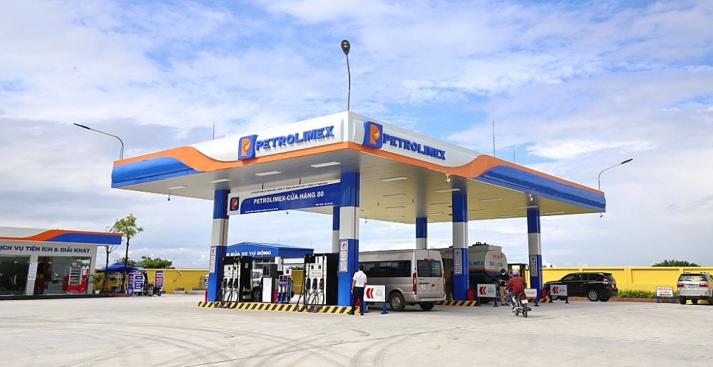 Siêu thẻ HDBank Petrolimex 4 trong 1 “gây sốt” khi hoàn 50% tiền xăng
