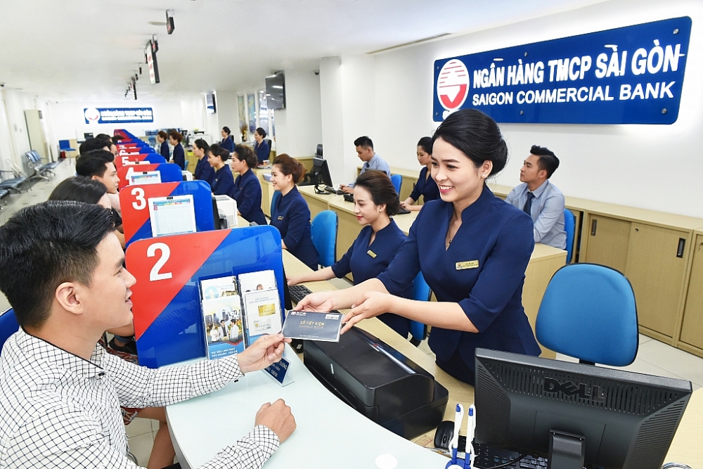 Khách hàng giao dịch tại SCB