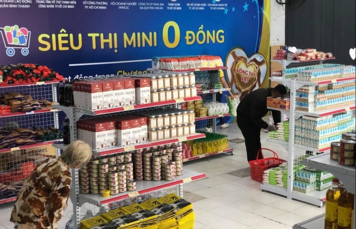 TPHCM chuẩn bị 164.000 tấn hàng hóa thiết yếu cho 15 ngày “ai ở đâu ở yên đó”