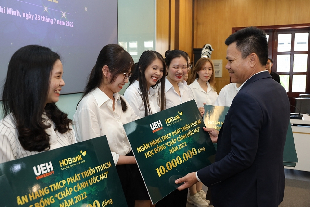 HDBank và Đại học Kinh tế TPHCM hợp tác trong bồi dưỡng và phát triển nguồn nhân lực