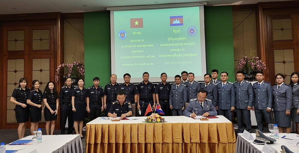 Hải quan Bình Phước hợp tác với Hải quan các tỉnh láng giềng Campuchia tạo thuận lợi thương mại biên giới