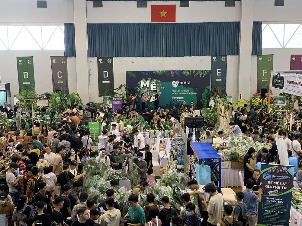 Triển lãm thu hút hàng nghìn người tham gia ngay khi vừa khai mạc. Ảnh: N.H