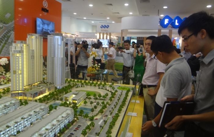 Xem xét giảm bớt điều kiện, thủ tục chuyển nhượng quyền sử dụng đất