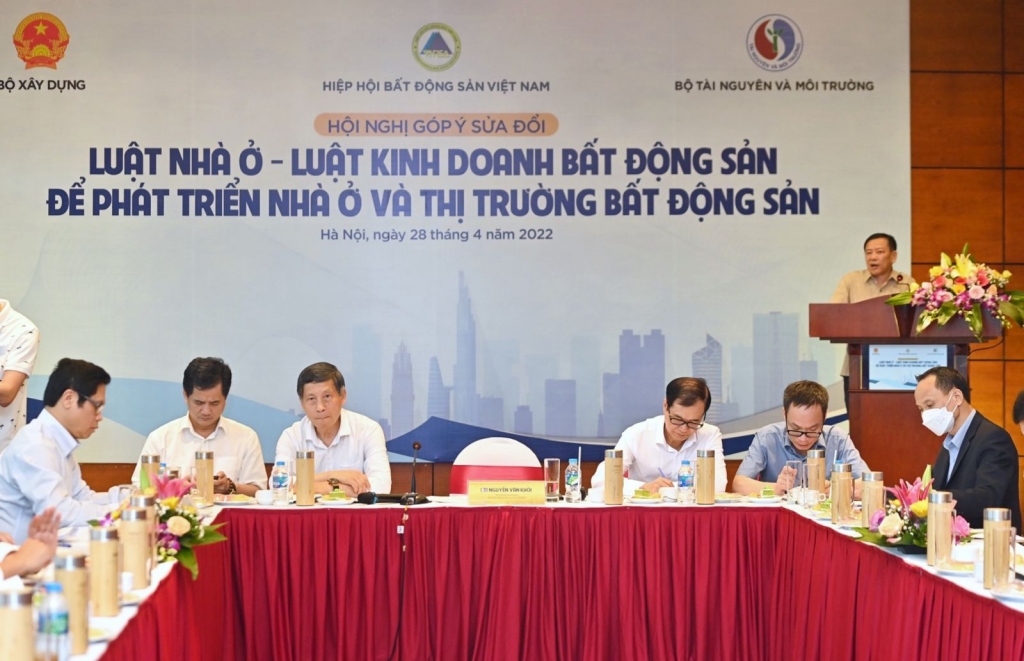 Cần sửa ngay những bất hợp lý, chồng chéo, giải quyết “vùng xám, vùng mờ” trong luật về bất động sản Cần sửa ngay những bất hợp lý, chồng chéo, giải quyết “vùng xám, vùng mờ” trong luật về bất động sản