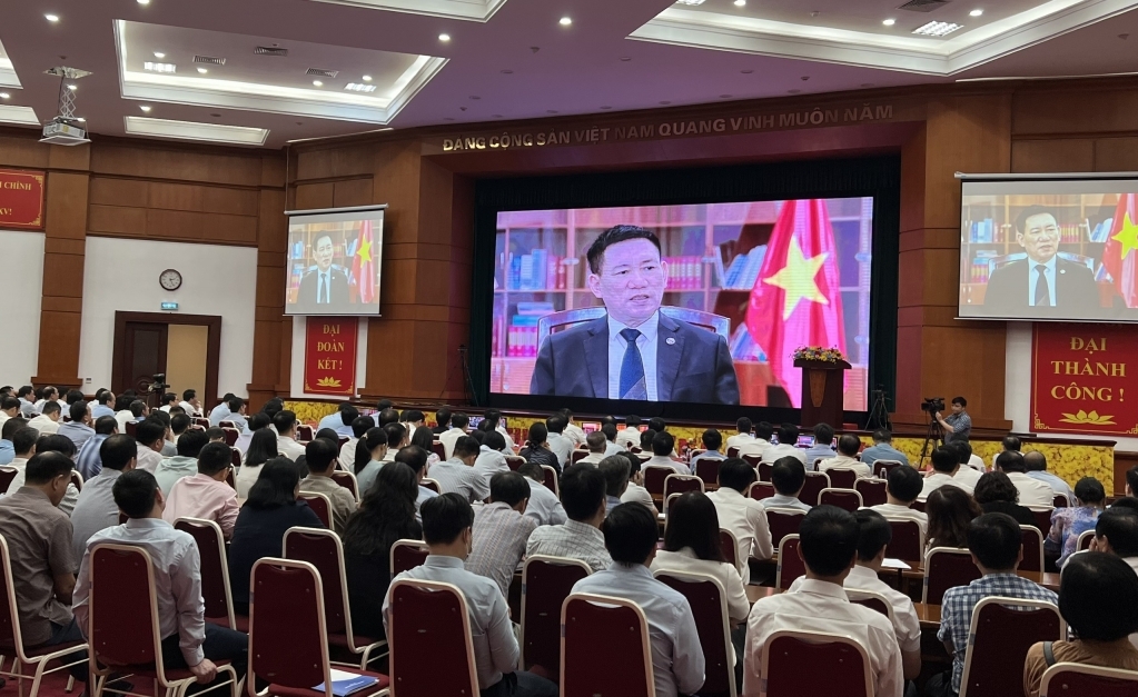 Nỗ lực vượt bậc, ngành Tài chính thu ngân sách đạt 941,3 nghìn tỷ đồng