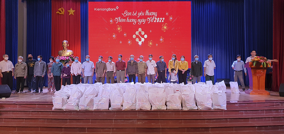 KienlongBank hỗ trợ vùng sâu, vùng xa các hoạt động giáo dục và tác vụ ngân hàng, dịch vụ công