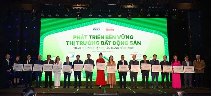 Trao Chứng nhận "Dự án đáng sống 2022" cho các dự án tiêu biểu
