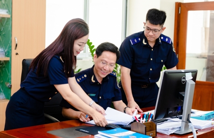 Hình ảnh công chức Cục Hải quan Lạng Sơn trong cuộc thi ảnh “Nét đẹp công chức Hải quan”