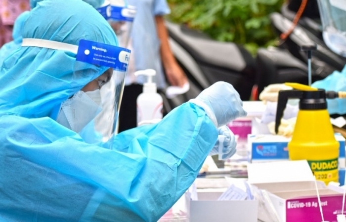Từ 21/2, giá dịch vụ test nhanh Covid-19 không quá 78.000 đồng