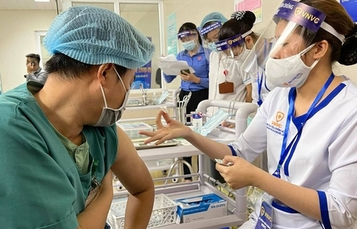 Đã có gần 1.000 người được tiêm vaccine Covid-19