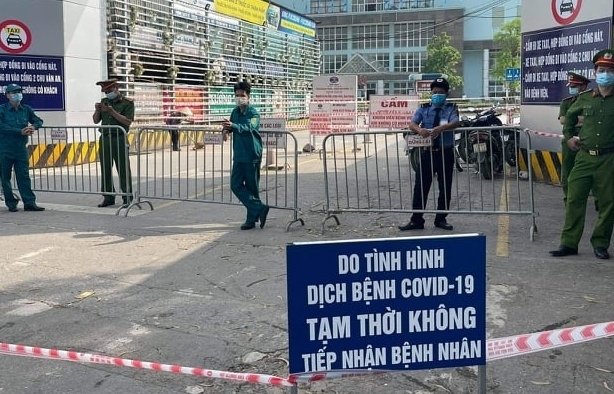 Bộ Y tế yêu cầu nhân viên y tế không đến quán bar, karaoke