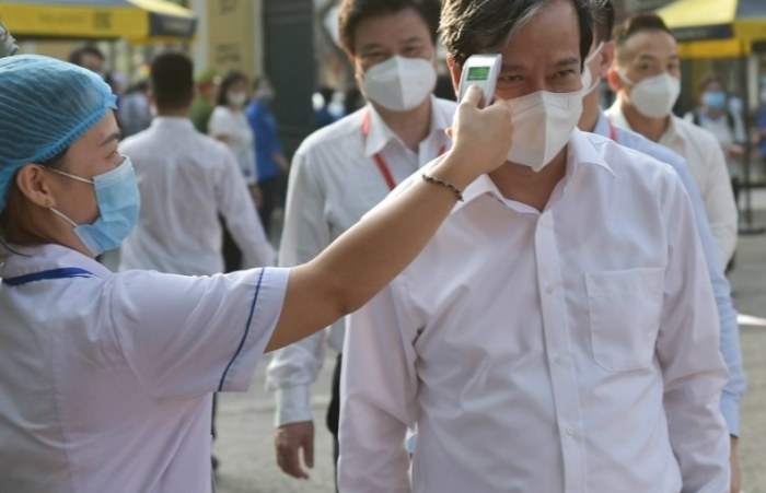 Thực hiện giãn cách, cổng các điểm thi đều vắng