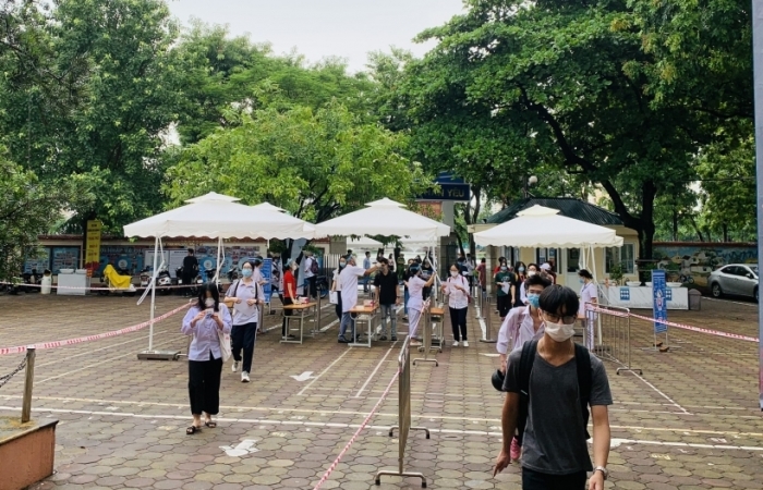 Địa bàn có dịch cấp độ 1, 2 học sinh đến trường học trực tiếp