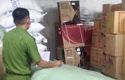 Bắt giữ nhiều hàng lậu vô chủ