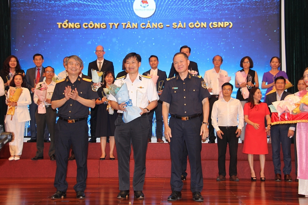 Hải quan TPHCM tôn vinh doanh nghiệp tiêu biểu năm 2023