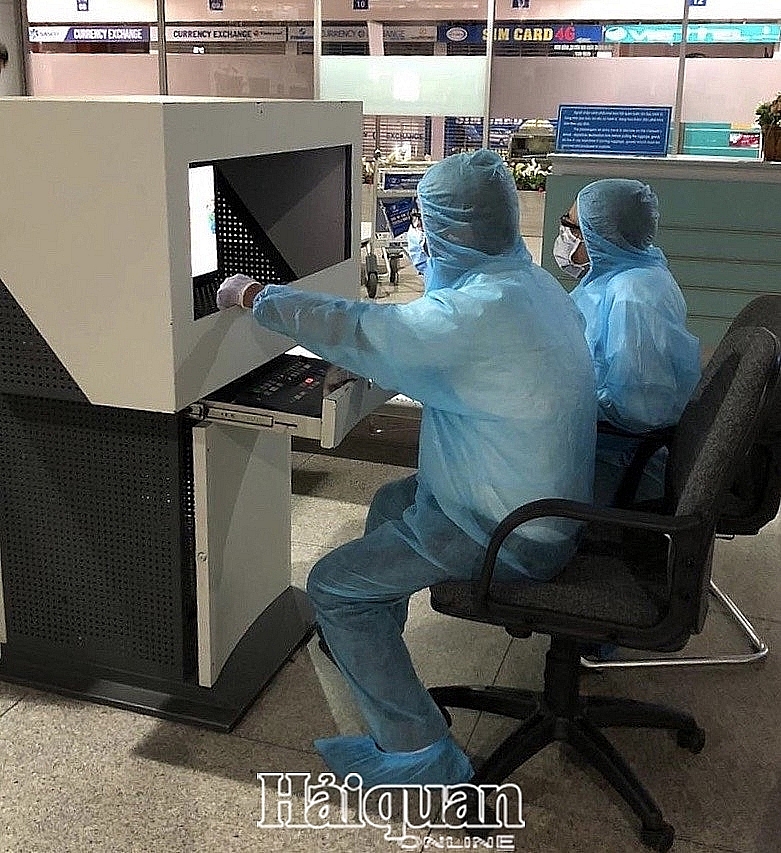 Hải quan sân bay Tân Sơn Nhất nỗ lực với nhiều chuyến bay giải cứu trong dịp Tết