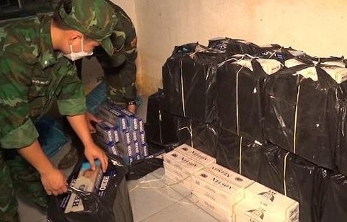Đồng Tháp: Bắt 7.000 bao thuốc lá lậu trong đêm