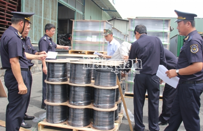 Cận cảnh lô hàng dây cáp điện nghi vấn gian lận xuất xứ