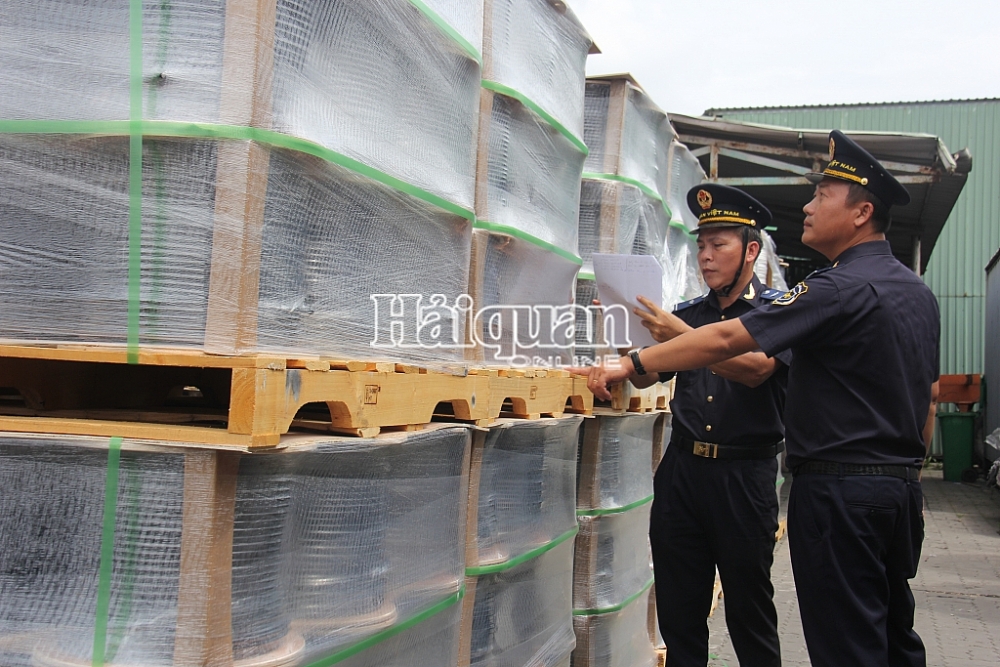 Cận cảnh lô hàng dây cáp điện nghi vấn gian lận xuất xứ