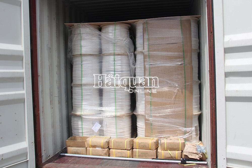 Cận cảnh lô hàng dây cáp điện nghi vấn gian lận xuất xứ