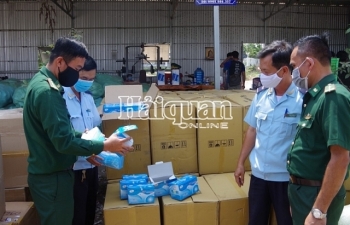 Hải quan Đồng Tháp bắt vụ xuất lậu gần 250.000 chiếc khẩu trang