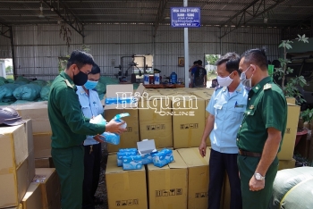 Dùng xuồng máy xuất lậu 50.000 chiếc khẩu trang y tế