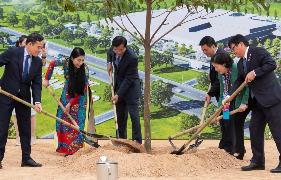Khởi công tổ hợp chăn nuôi, chế biến thịt bò 3.000 tỷ đồng