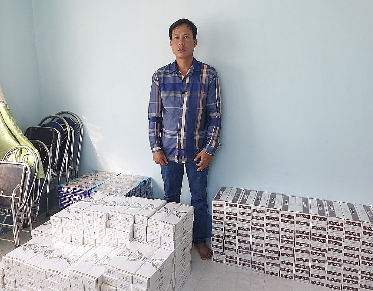 Bắt thanh niên vận chuyển gần 6.000 bao thuốc lá lậu