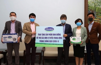 Vinamilk ủng hộ gần 15 tỷ đồng tiếp sức cho các đơn vị tuyến đầu chống dịch