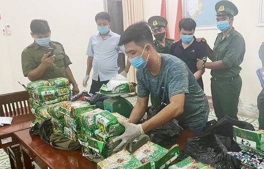Vận chuyển 40 kg ma túy, 2 thanh niên lĩnh án tử hình