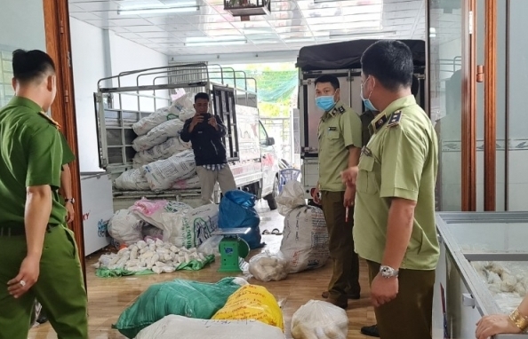 Bắt hơn 3 tấn chả không ngày sản xuất, thời hạn sử dụng