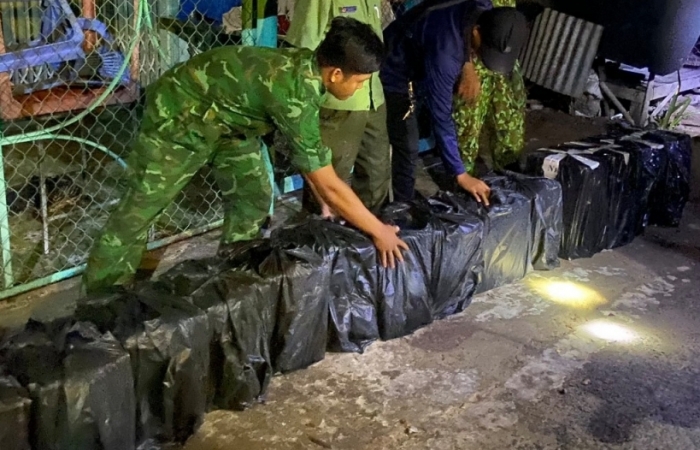Phát hiện kho chứa thuốc lá lậu gần biên giới An Giang