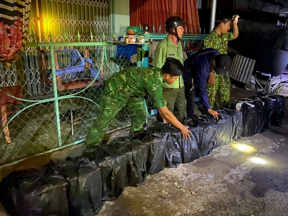 Phát hiện kho chứa thuốc lá lậu gần biên giới An Giang